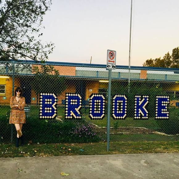 Meet your Posher, Brooke - Picture 1 of 1